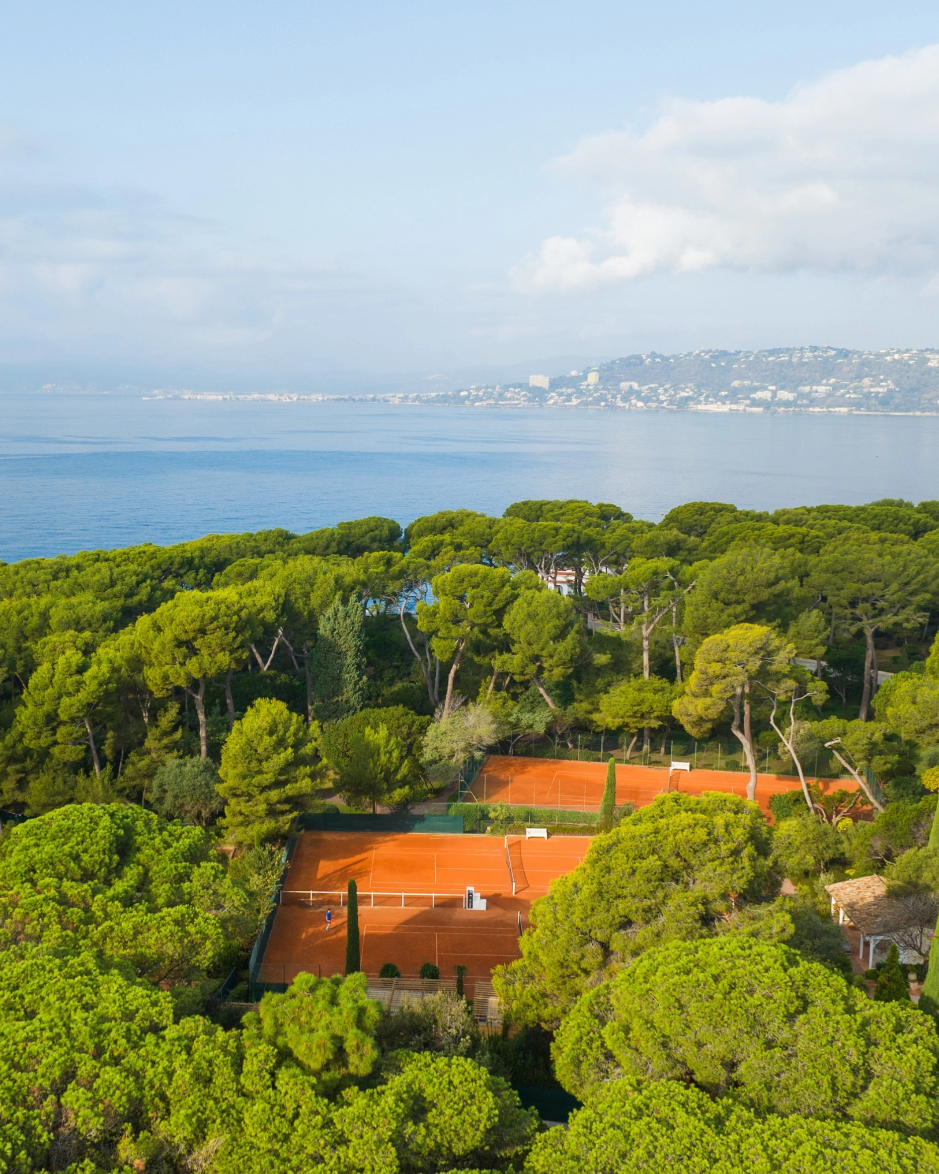 the inside list côte d'azur 2025 best luxury most iconic hotel du cap eden roc cap d'antibes