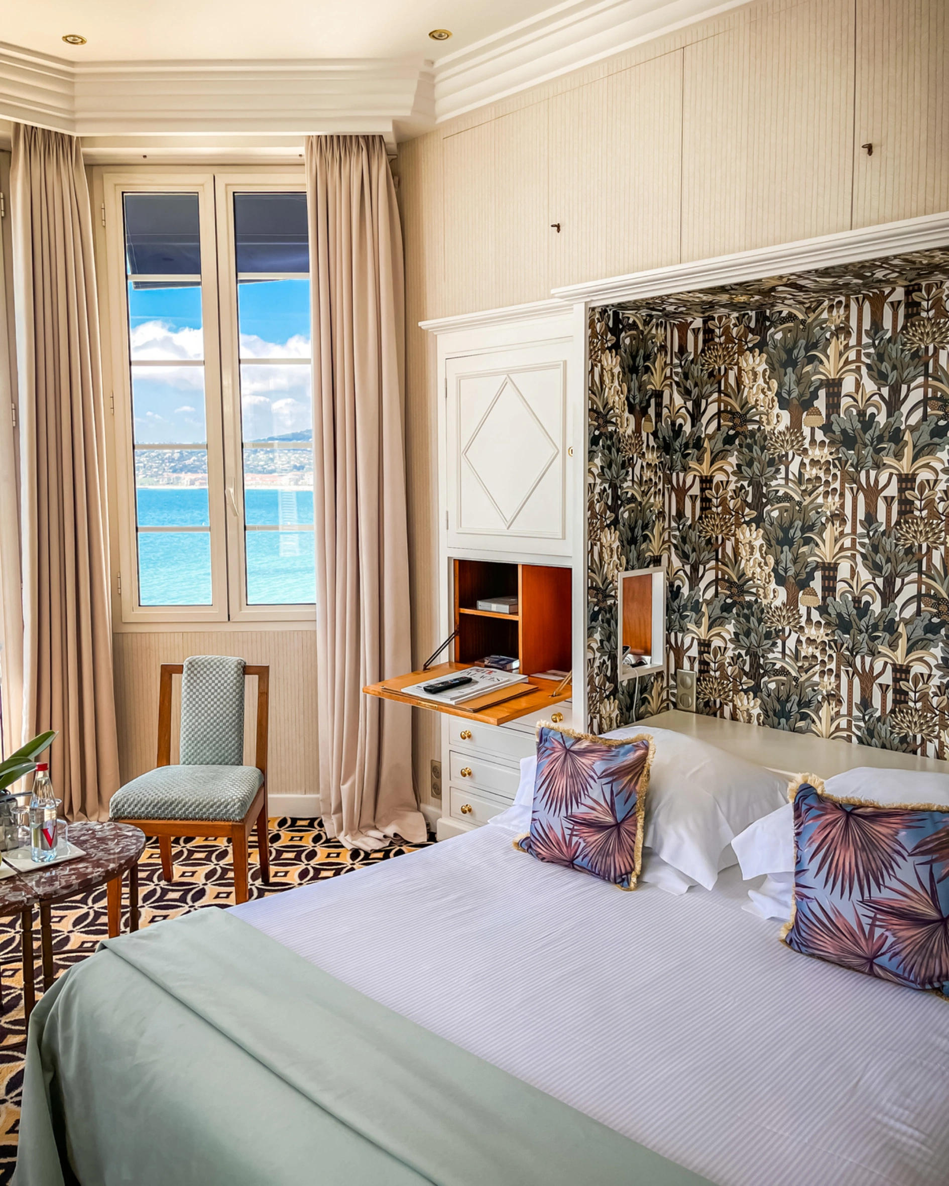 the inside list côte d'azur 2025 best luxury most iconic hotel BELLES RIVES JUAN LES PINS