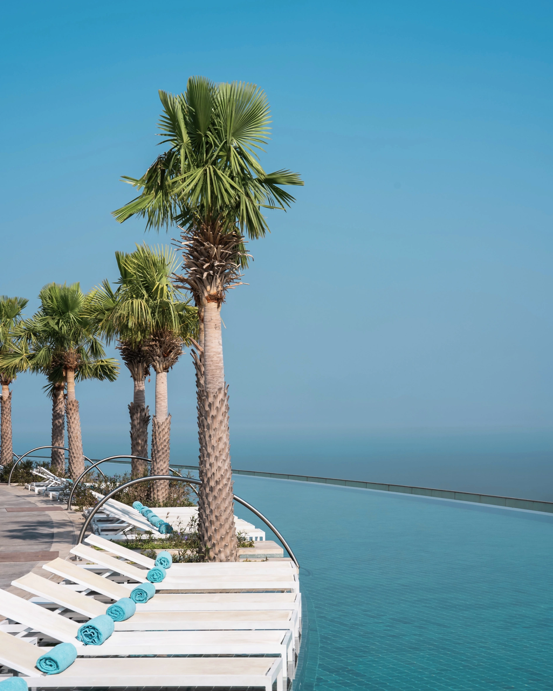 dubai most instagrammable pools uae zeta seventy seven