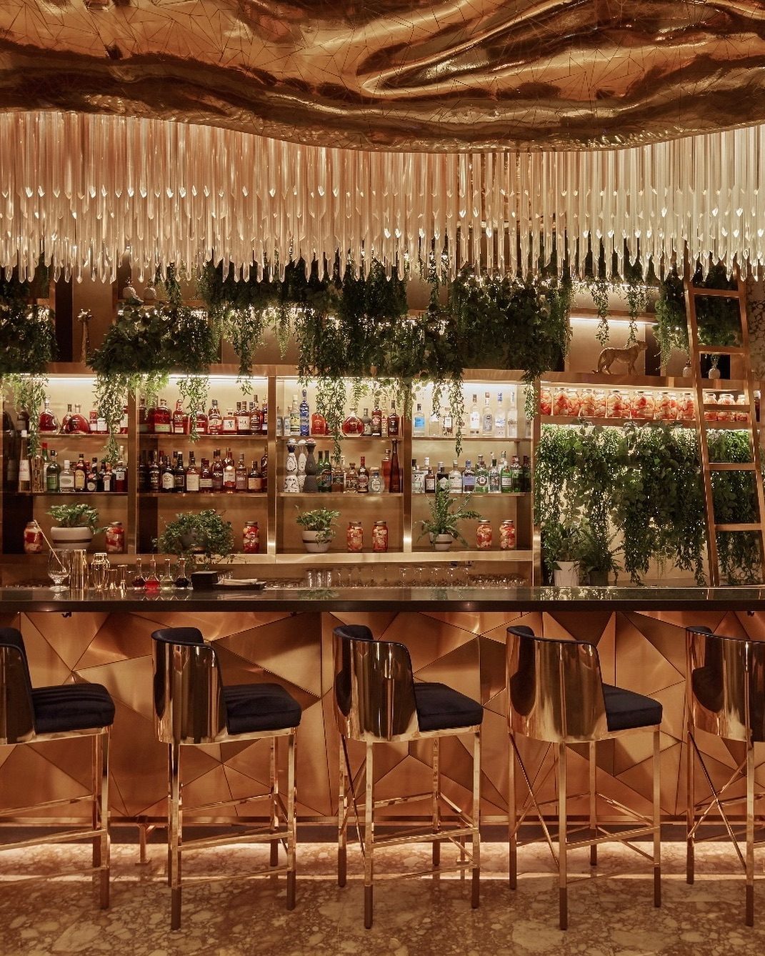 gilt bar dubai