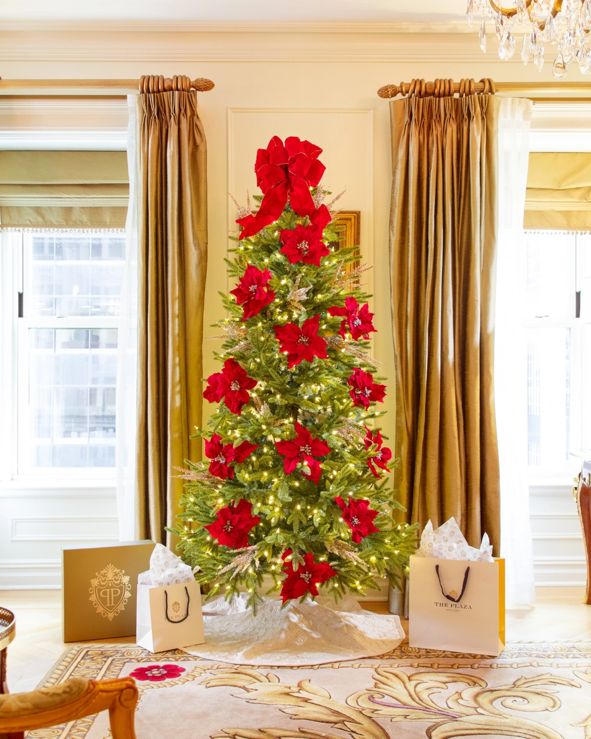 inside look the plaza new york united states of america usa home alone 2 kevin mccallister