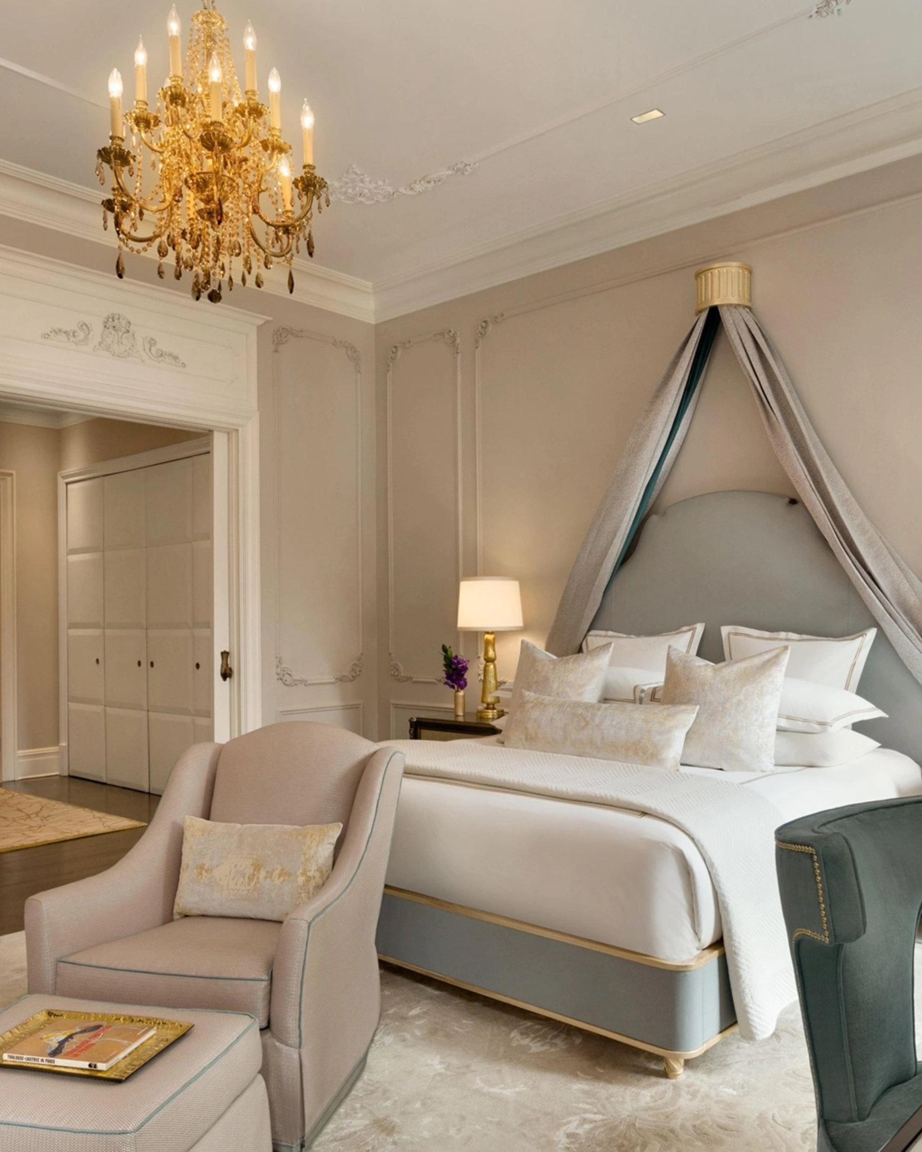 inside look the plaza new york united states of america usa home alone 2 kevin mccallister