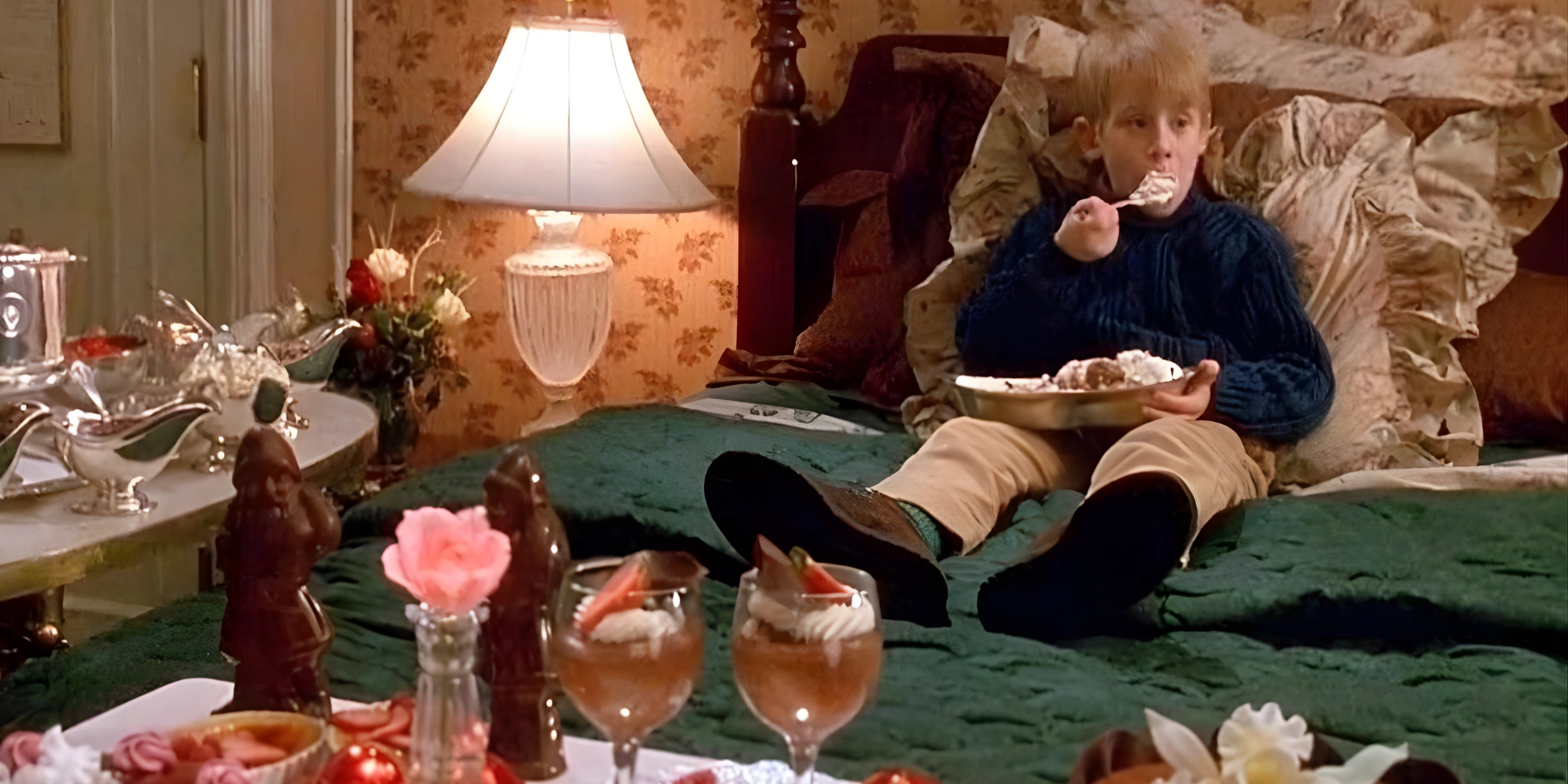 inside look the plaza new york united states of america usa home alone 2 kevin mccallister