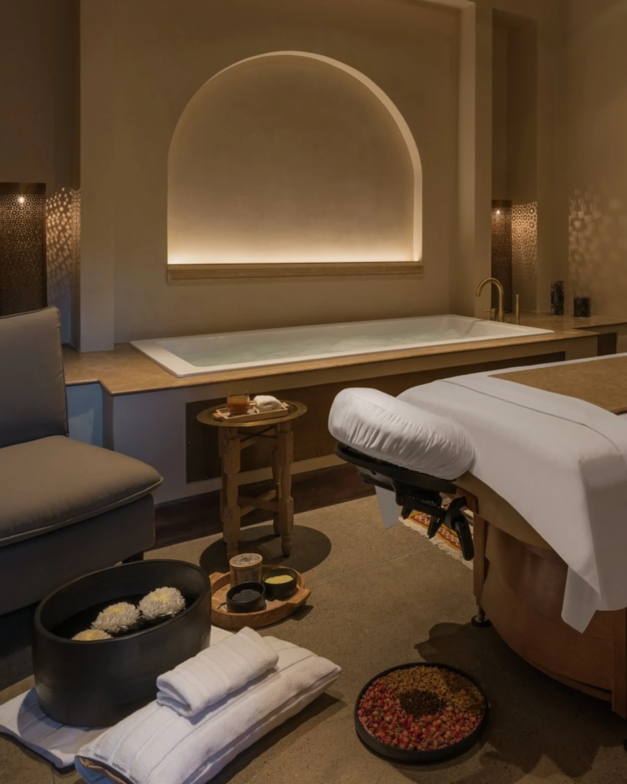 uae long weekend best luxury hotels the chedi al bait sharjah