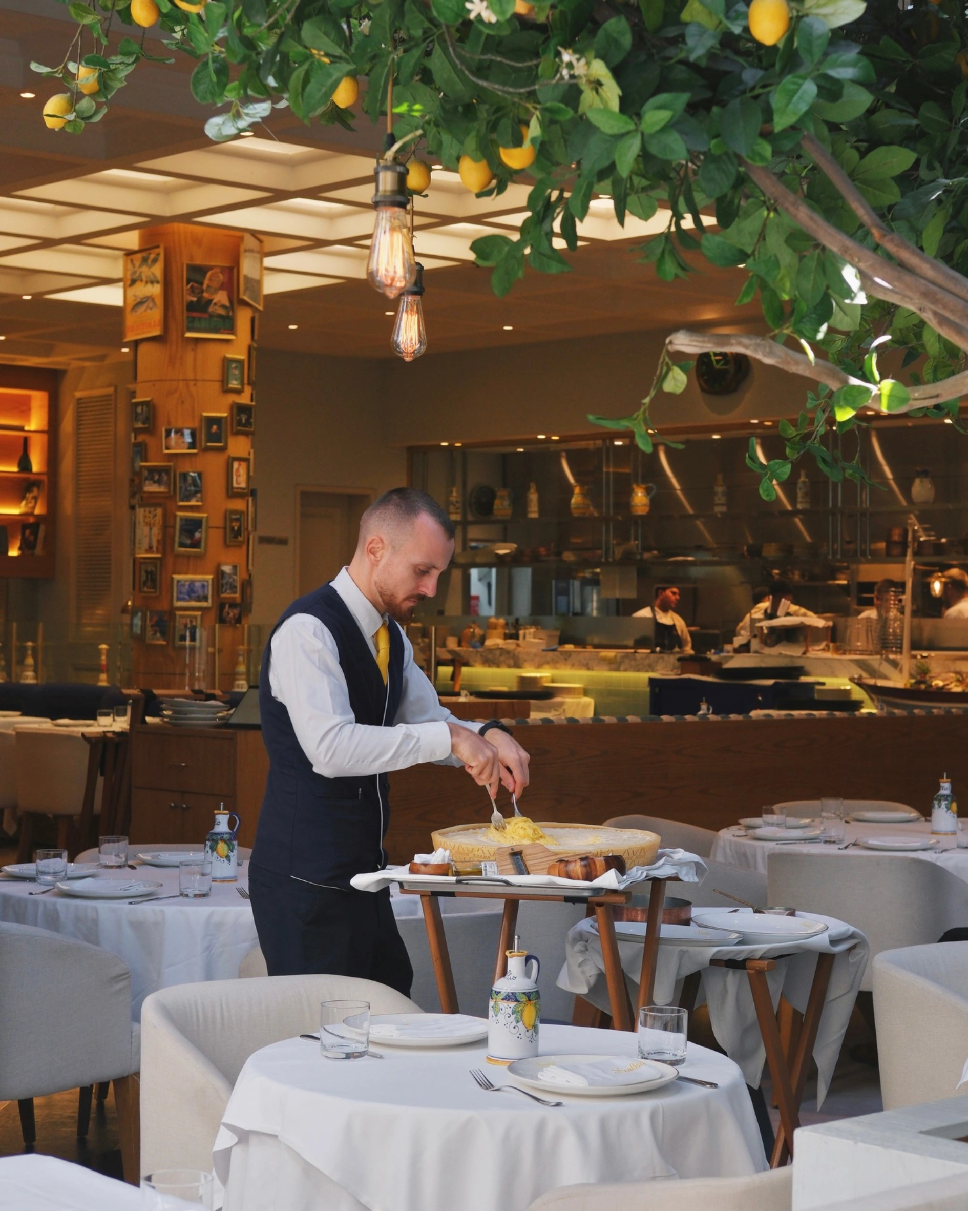 four seasons jumeirah dubai scalini