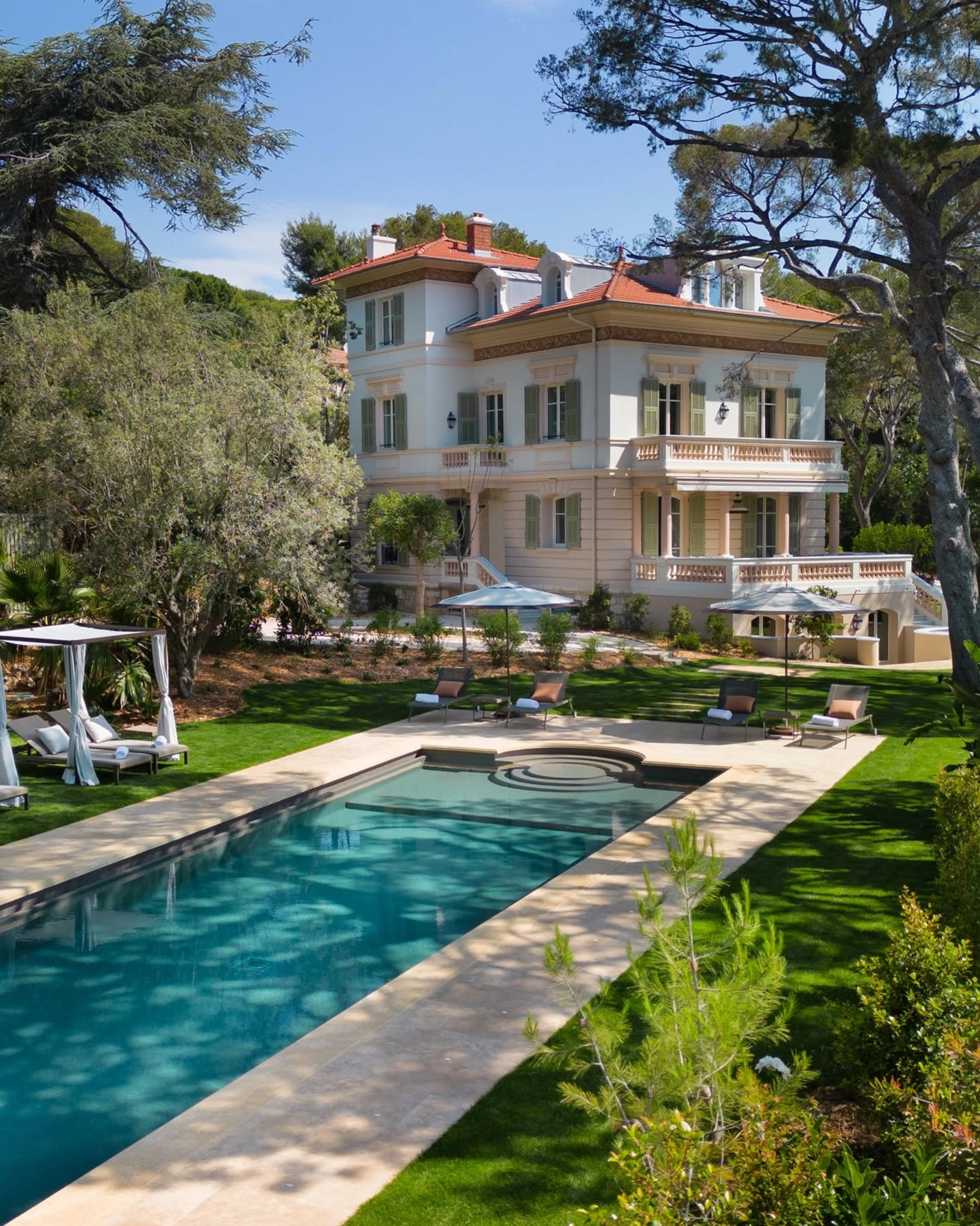 inside look four seasons grand hotel du cap ferrat france cote d'azur